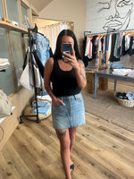 Load image into Gallery viewer, LEVI&#39;S ICON SKIRT WOVEN MINUTES
